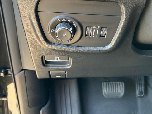 Used 2023 Jeep Grand Cherokee L Overland w/ MOPAR Finishing Package AWD/4WD image 4
