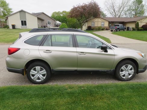 Used 2015 Subaru Outback 2.5i AWD/4WD image 1