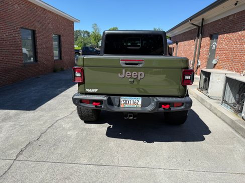 Used 2021 Jeep Gladiator Rubicon AWD/4WD image 6