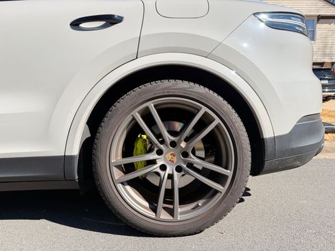 Used 2022 Porsche Cayenne Platinum Edition image 15