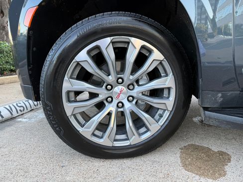 Used 2021 GMC Yukon XL Denali AWD/4WD image 6