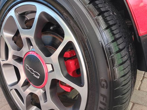 Used 2013 FIAT 500 Sport w/ Beats Audio Pkg image 11