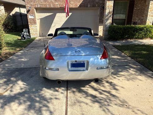 Used 2006 Nissan 350Z Touring image 2