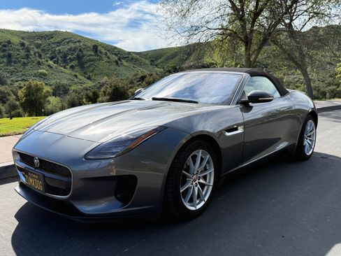 Used 2019 Jaguar F-TYPE Convertible image 5