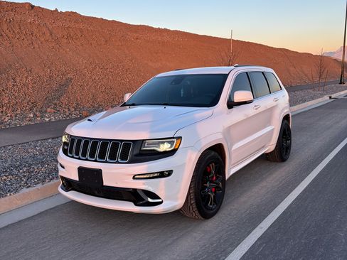 Used 2015 Jeep Grand Cherokee SRT w/ Trailer Tow Group IV image 25