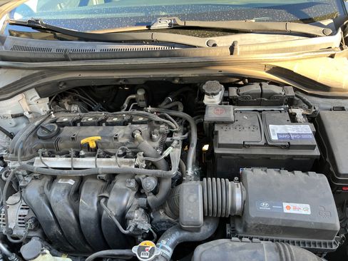 Used 2017 Hyundai Elantra Value Edition FWD image 14