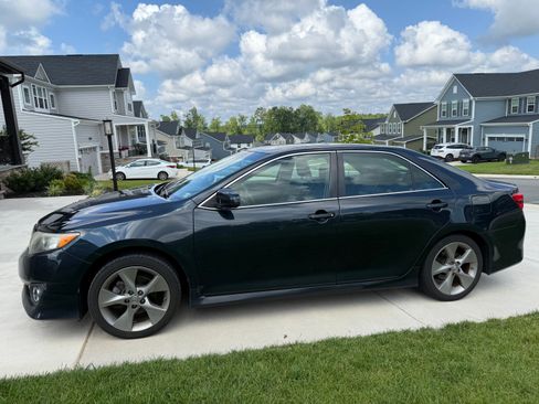 Used 2014 Toyota Camry SE FWD image 4