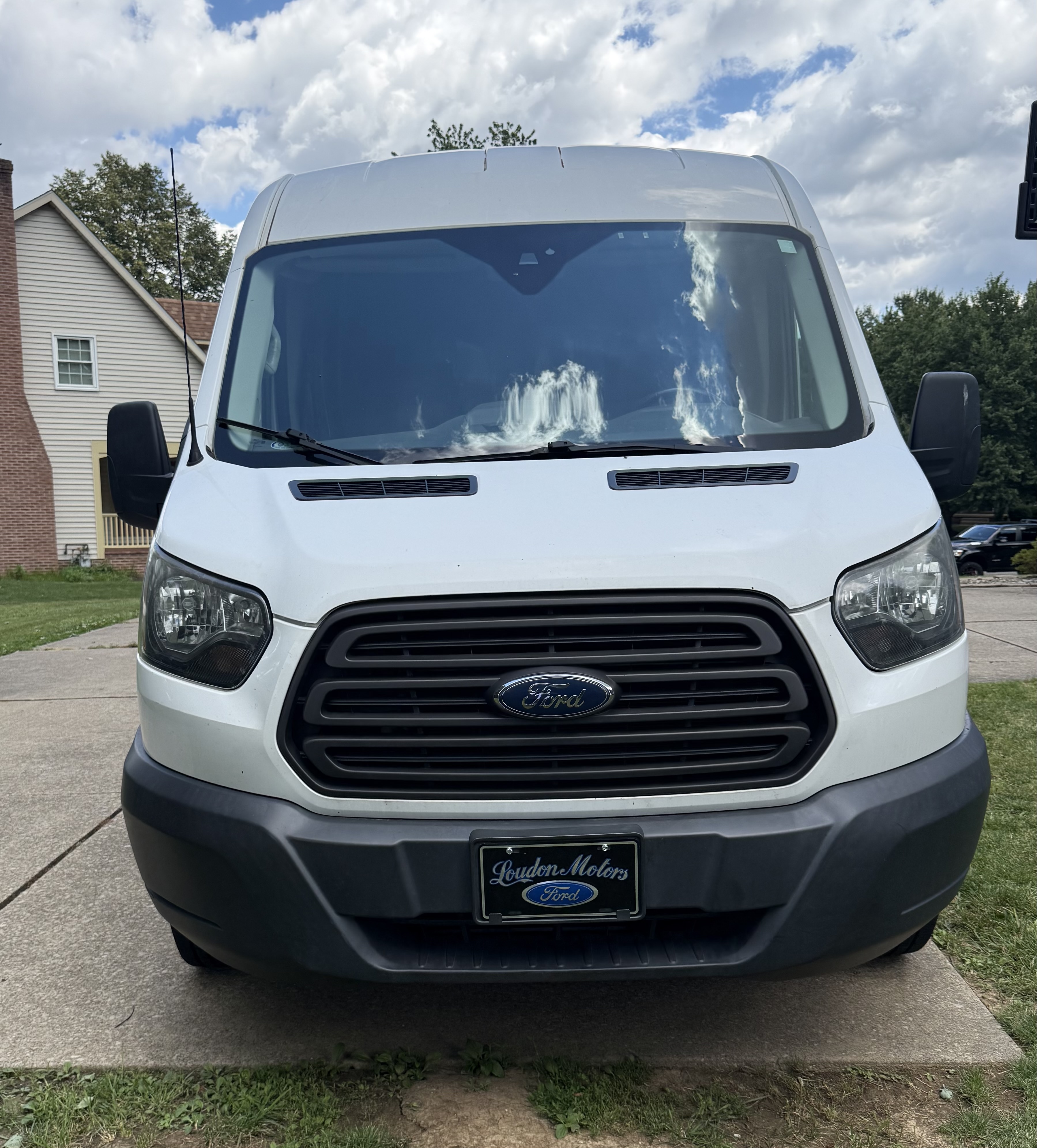 Used 2015 Ford Transit 250 148 Medium Roof RWD image 4