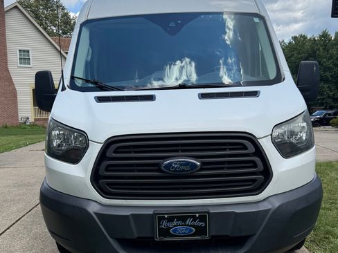 Used 2015 Ford Transit 250 148 Medium Roof RWD image 4