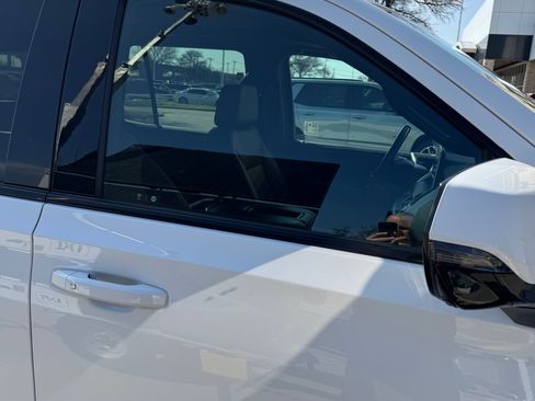 Used 2022 Chevrolet Tahoe Z71 w/ Z71 Off-Road Package image 5