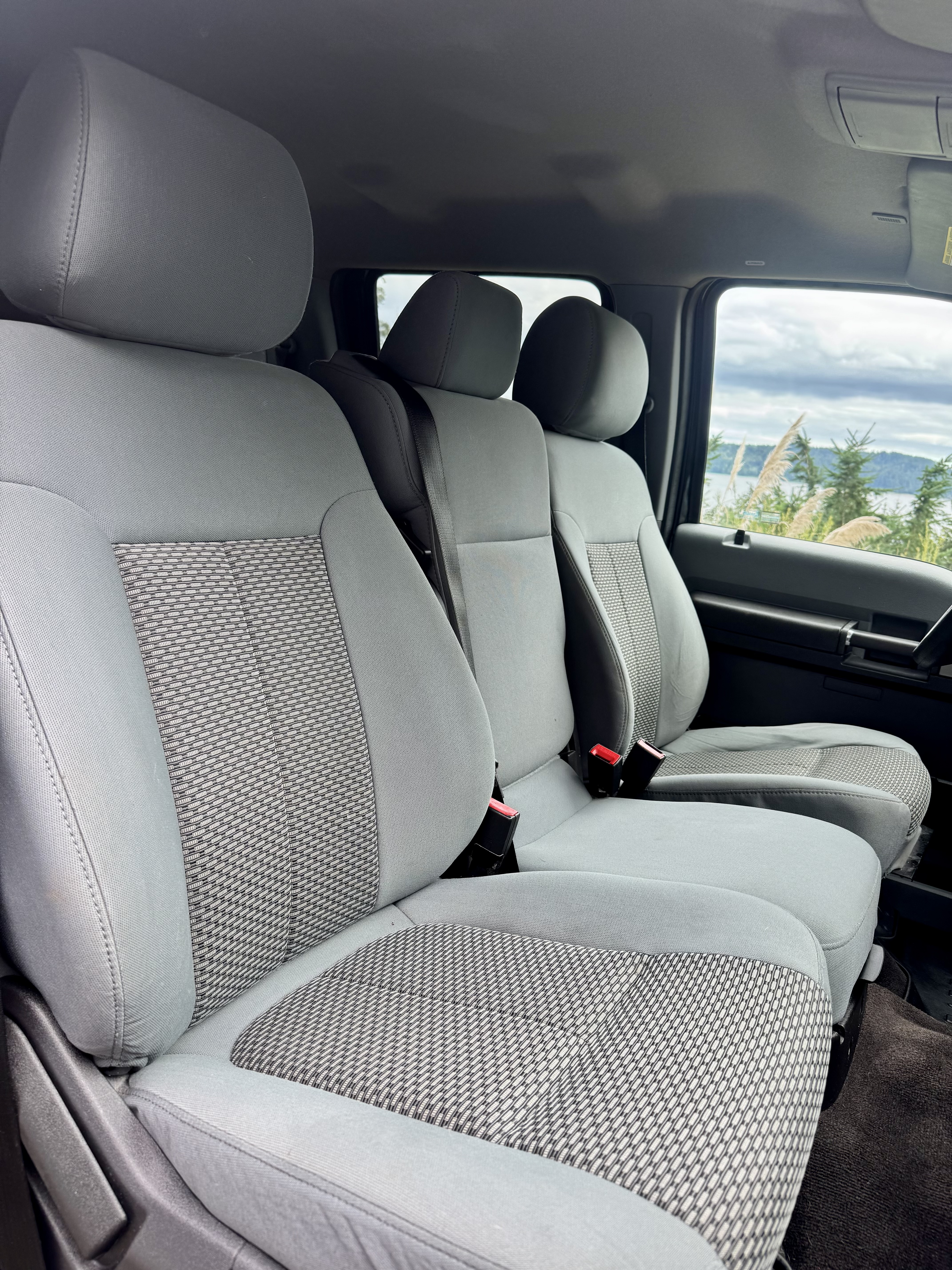 Used 2015 Ford F250 XLT w/ XLT Premium Package AWD/4WD image 10