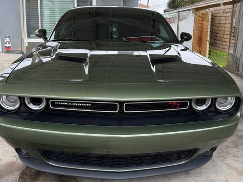 Used 2018 Dodge Challenger R/T image 1