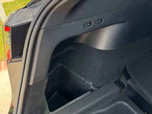 Used 2022 Tesla Model Y Performance image 11