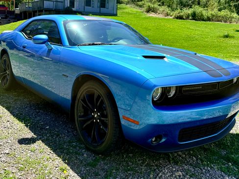 Used 2018 Dodge Challenger R/T w/ Blacktop Package RWD image 1