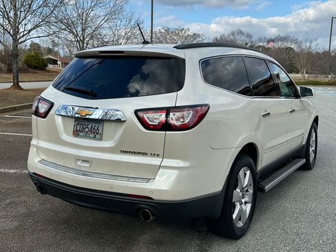Used 2014 Chevrolet Traverse LTZ image 2