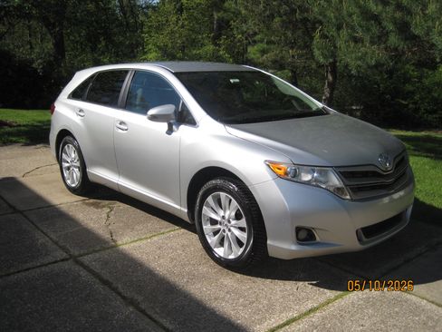 Used 2013 Toyota Venza LE w/ LE Convenience Pkg FWD image 10