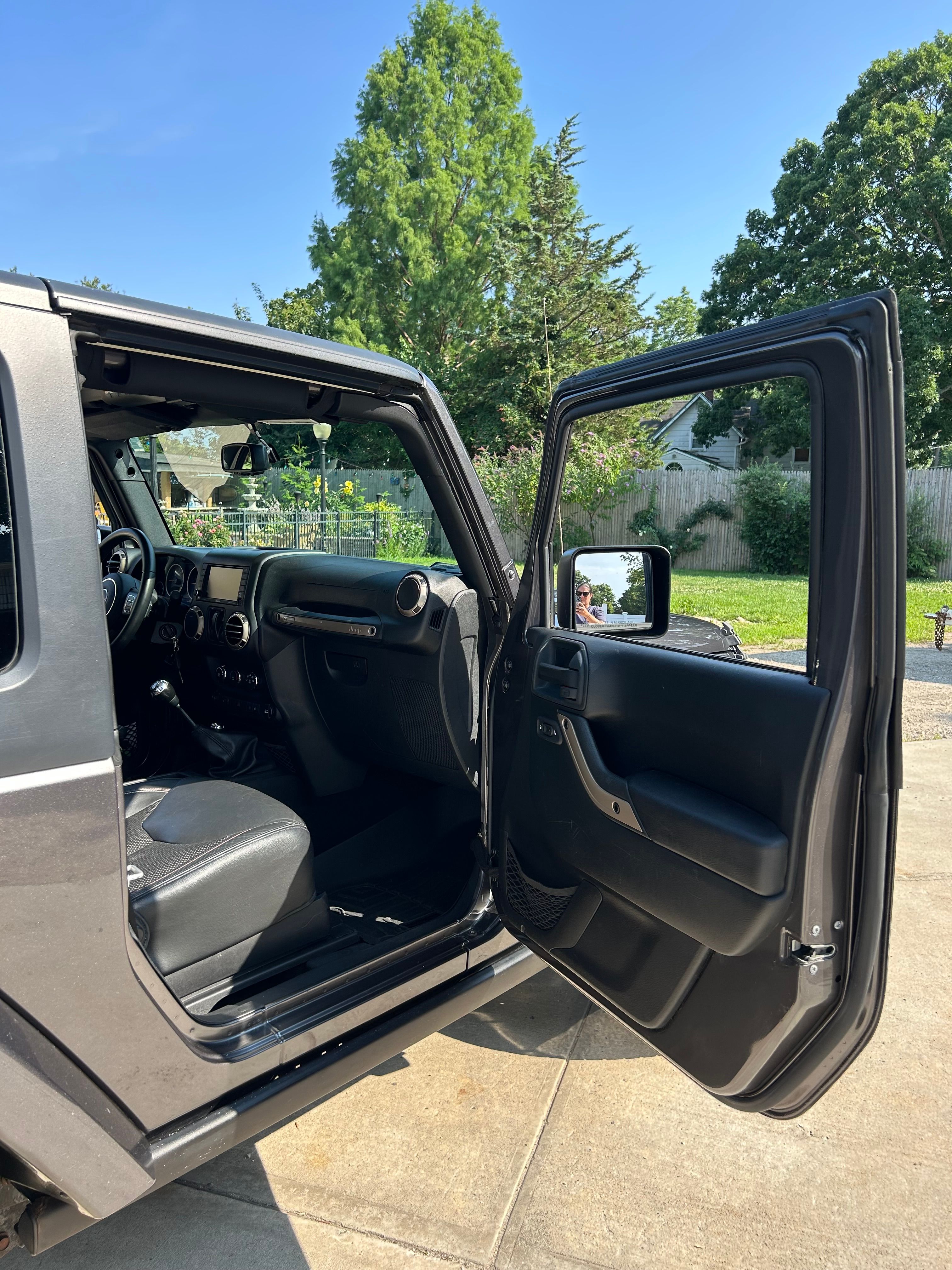 Used 2016 Jeep Wrangler Sahara AWD/4WD image 17