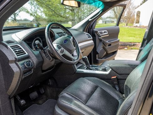 Used 2015 Ford Explorer Sport w/ Equipment Group 401A image 9