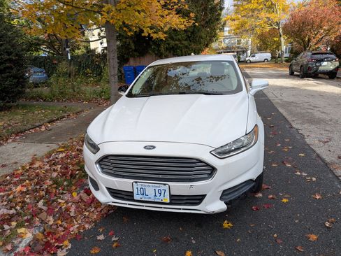 Used 2013 Ford Fusion SE image 4
