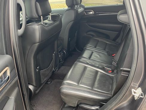 Used 2017 Jeep Grand Cherokee Overland image 10