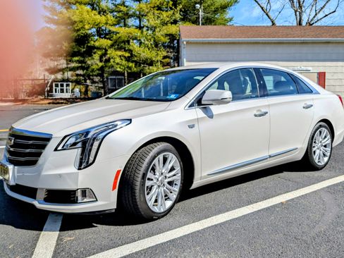 Used 2018 Cadillac XTS Luxury w/ Driver Awareness Package image 2