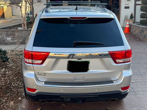 Used 2011 Jeep Grand Cherokee Limited image 16