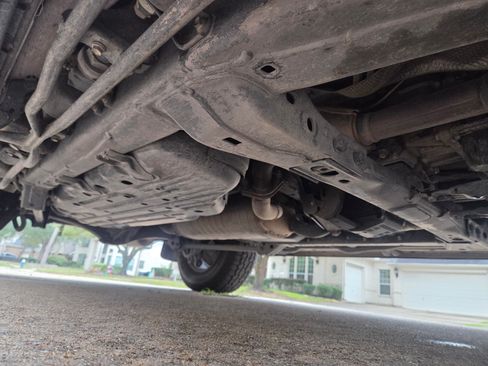 Used 2011 Lexus LX 570 4WD w/ Luxury Pkg image 11