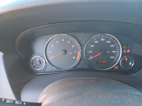 Used 2005 Cadillac SRX Luxury image 4