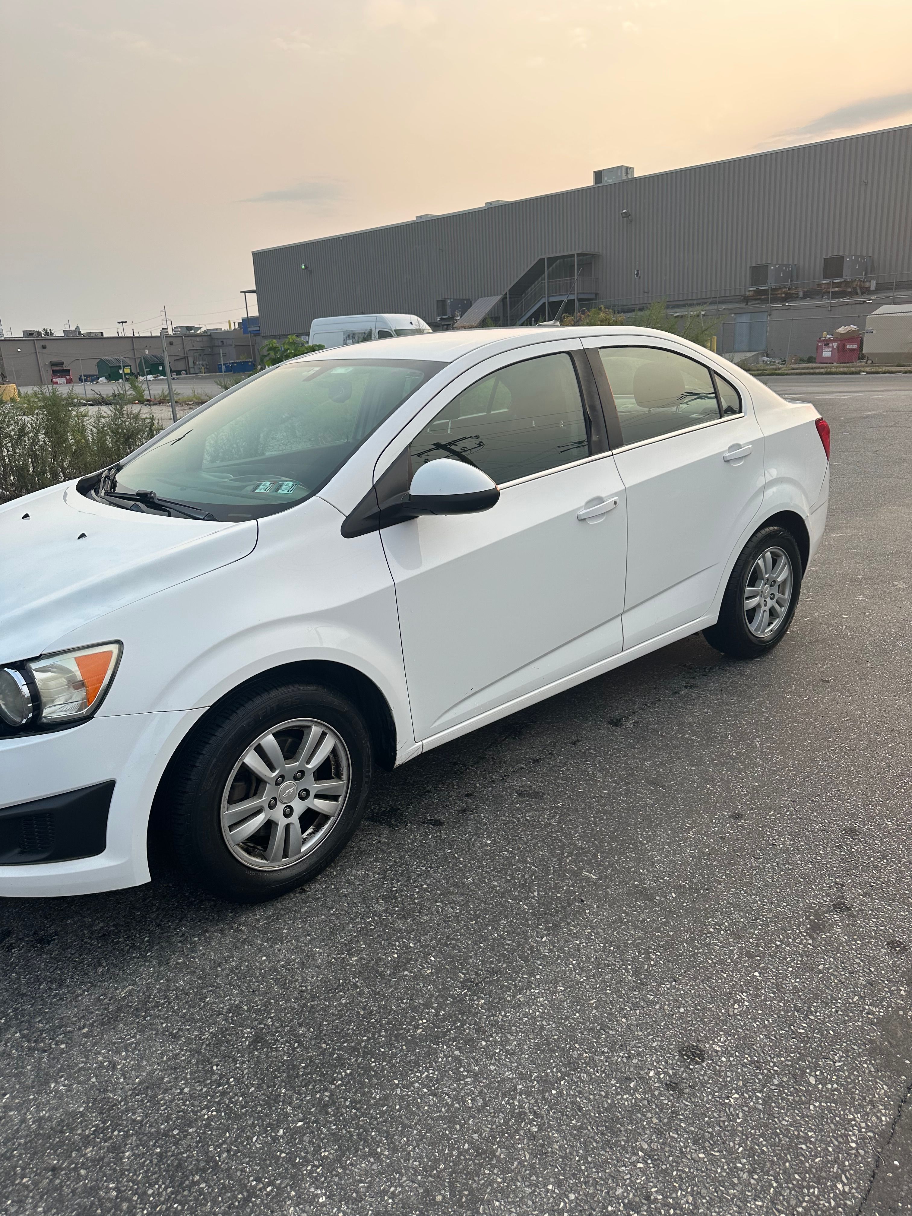 Used 2014 Chevrolet Sonic LT FWD image 1