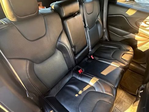 Used 2021 Jeep Cherokee Latitude Lux image 6