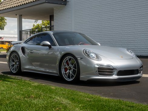 Used 2015 Porsche 911 Turbo S AWD/4WD image 4