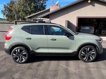 Used 2023 Volvo XC40 B5 Ultimate w/ Climate Package