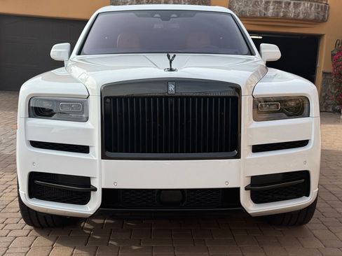 Used 2022 Rolls-Royce Cullinan Black Badge w/ Dark Exterior Package AWD/4WD image 5