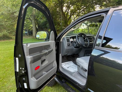 Used 2009 Dodge Ram 2500 Truck SLT w/ Sport Group AWD/4WD image 14