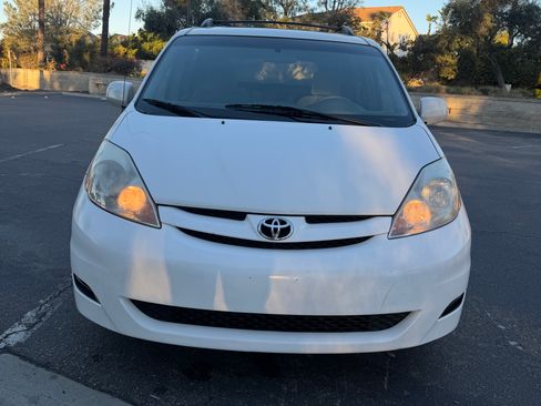 Used 2007 Toyota Sienna CE image 6