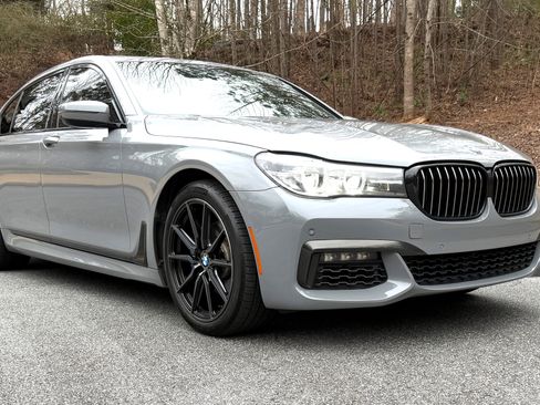 Used 2019 BMW 740i w/ M Sport Package image 1