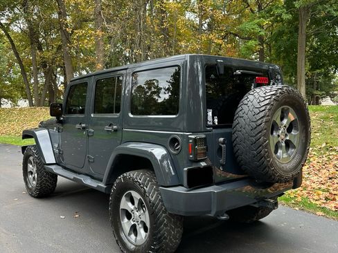 Used 2018 Jeep Wrangler Unlimited Sahara w/ Dual Top Group image 2