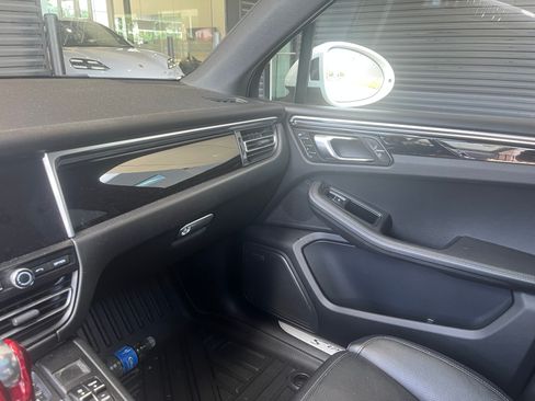 Used 2020 Porsche Macan S image 13