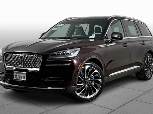 Used 2023 Lincoln Aviator Reserve w/ Equipment Group 201A RWD image 4