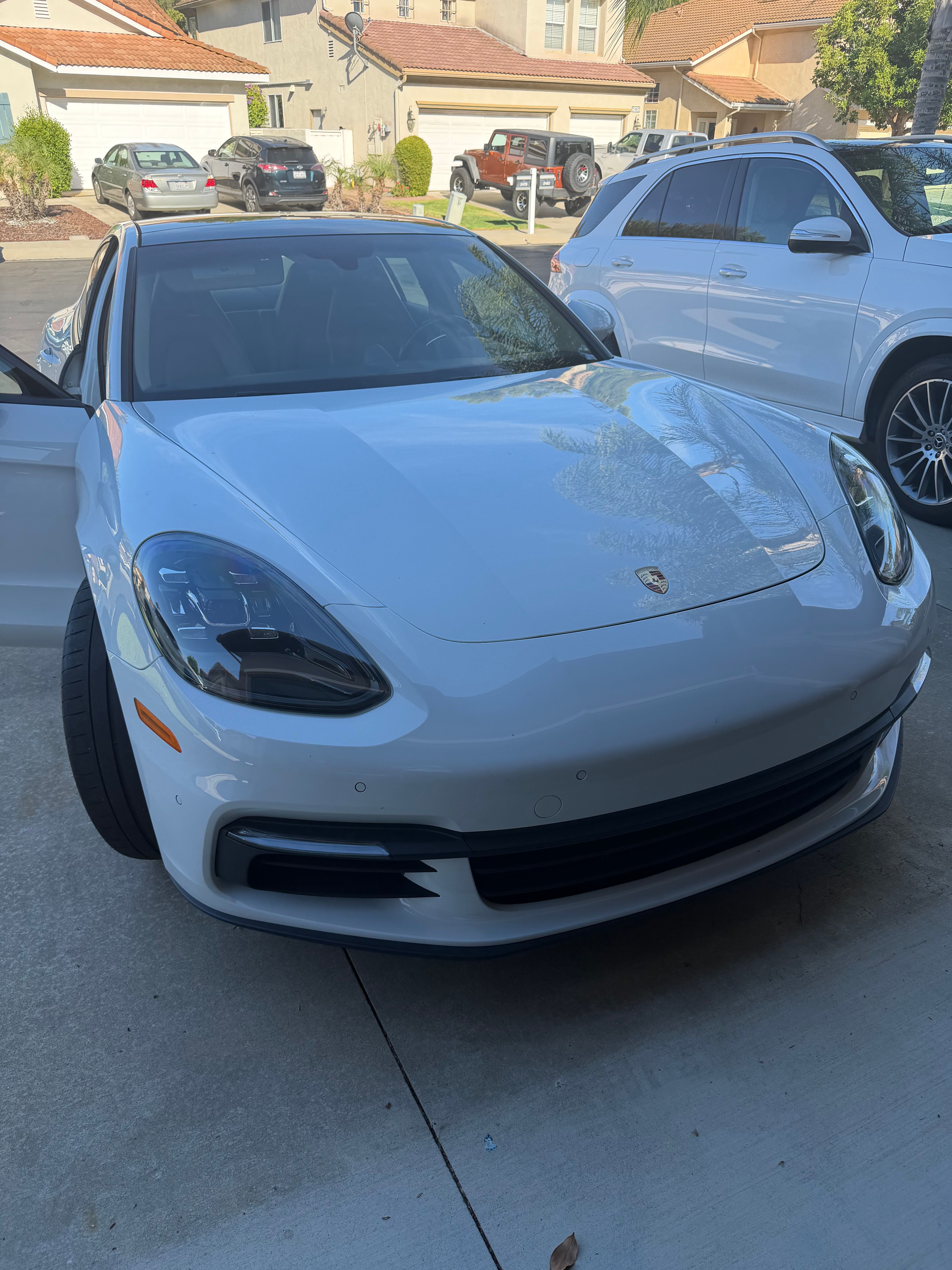 Used 2018 Porsche Panamera 4 AWD/4WD image 1