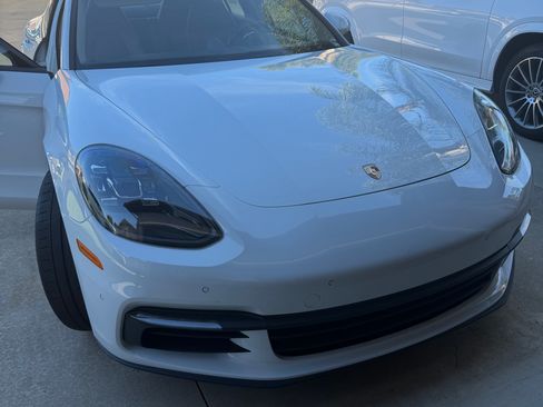 Used 2018 Porsche Panamera 4 AWD/4WD image 1