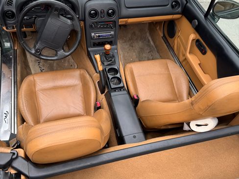 Used 1997 MAZDA MX-5 Miata image 14