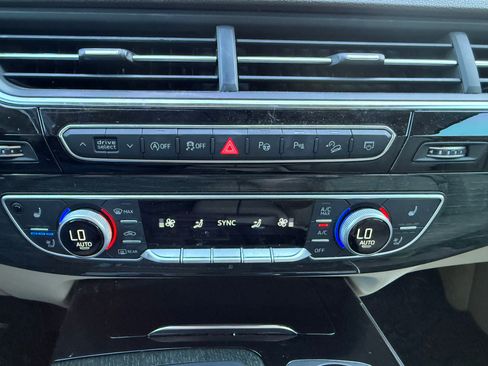 Used 2019 Audi Q7 3.0T Prestige image 18