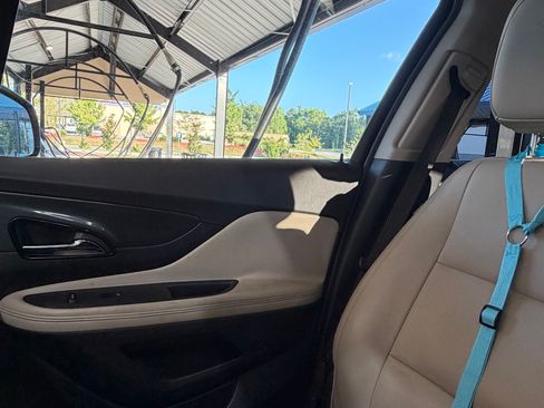 Used 2017 Buick Encore Essence w/ Experience Buick Package FWD image 6