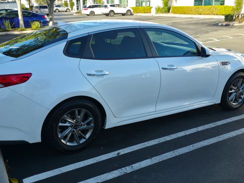 Used 2019 Kia Optima LX image 5