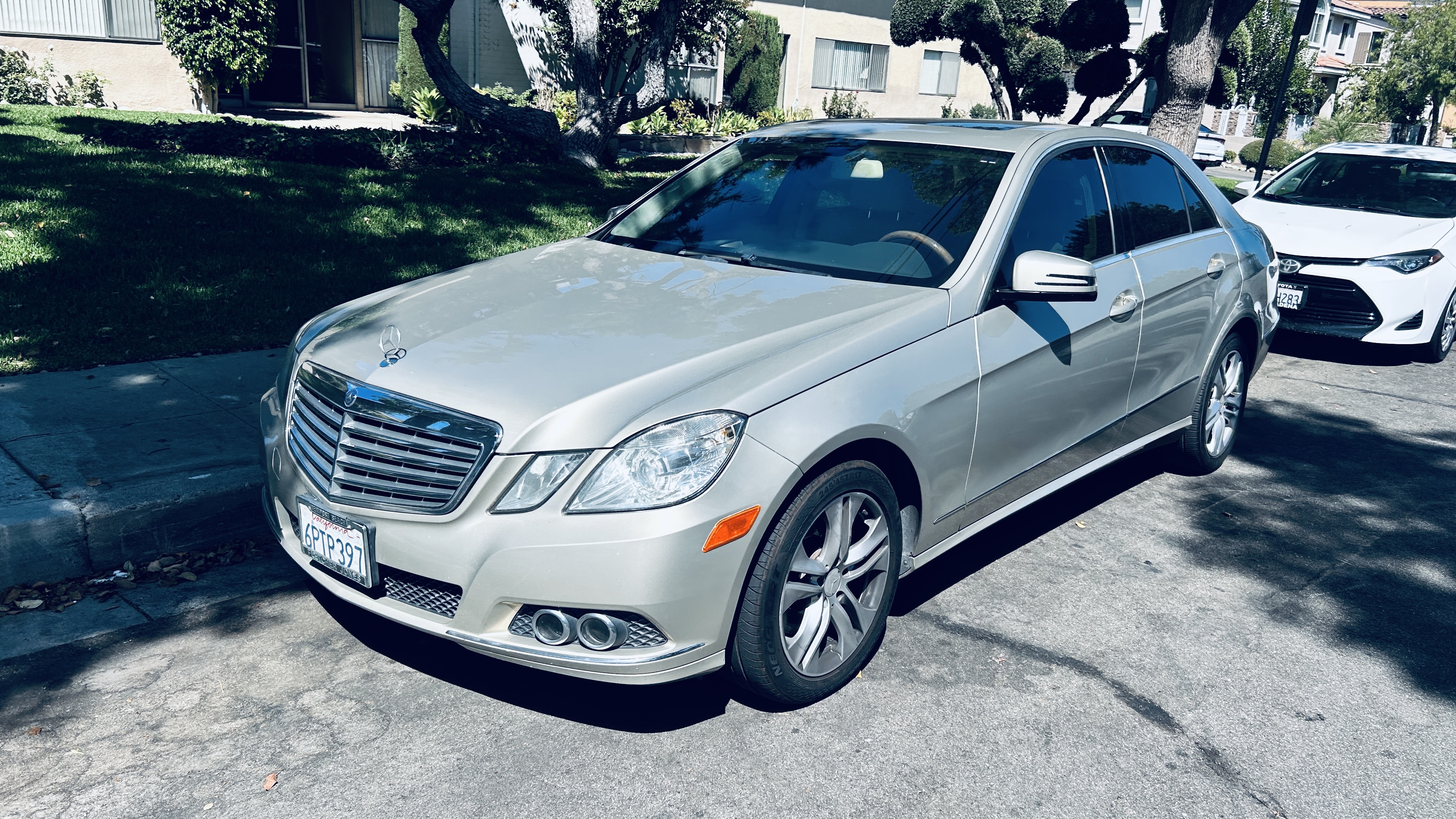 Used 2011 Mercedes-Benz E 350 Sedan image 2