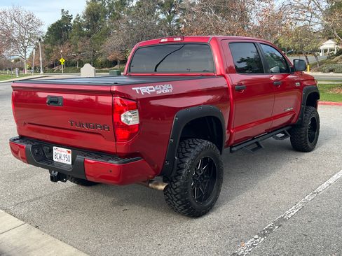 Used 2018 Toyota Tundra SR5 image 2