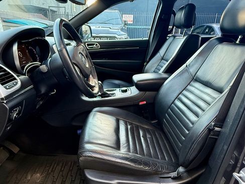 Used 2018 Jeep Grand Cherokee Limited image 11