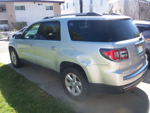 Used 2016 GMC Acadia SLE image 6