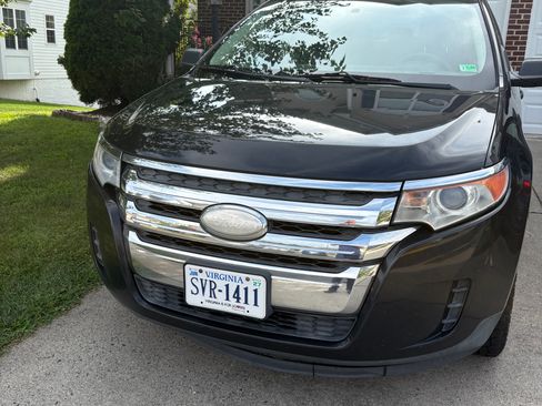 Used 2013 Ford Edge SE FWD image 2